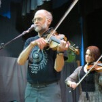Caller David Kaynor is his own accompaniment.